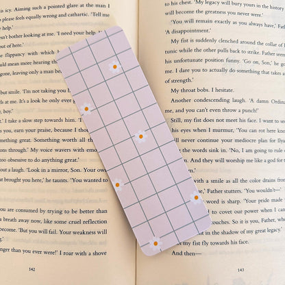 Minimalist Daisy Grid Bookmark - Coquette Cloud Co